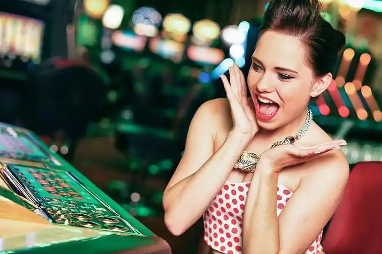 Giao diện szmb trải nghiệm sportsbook và live casino trên điện thoại